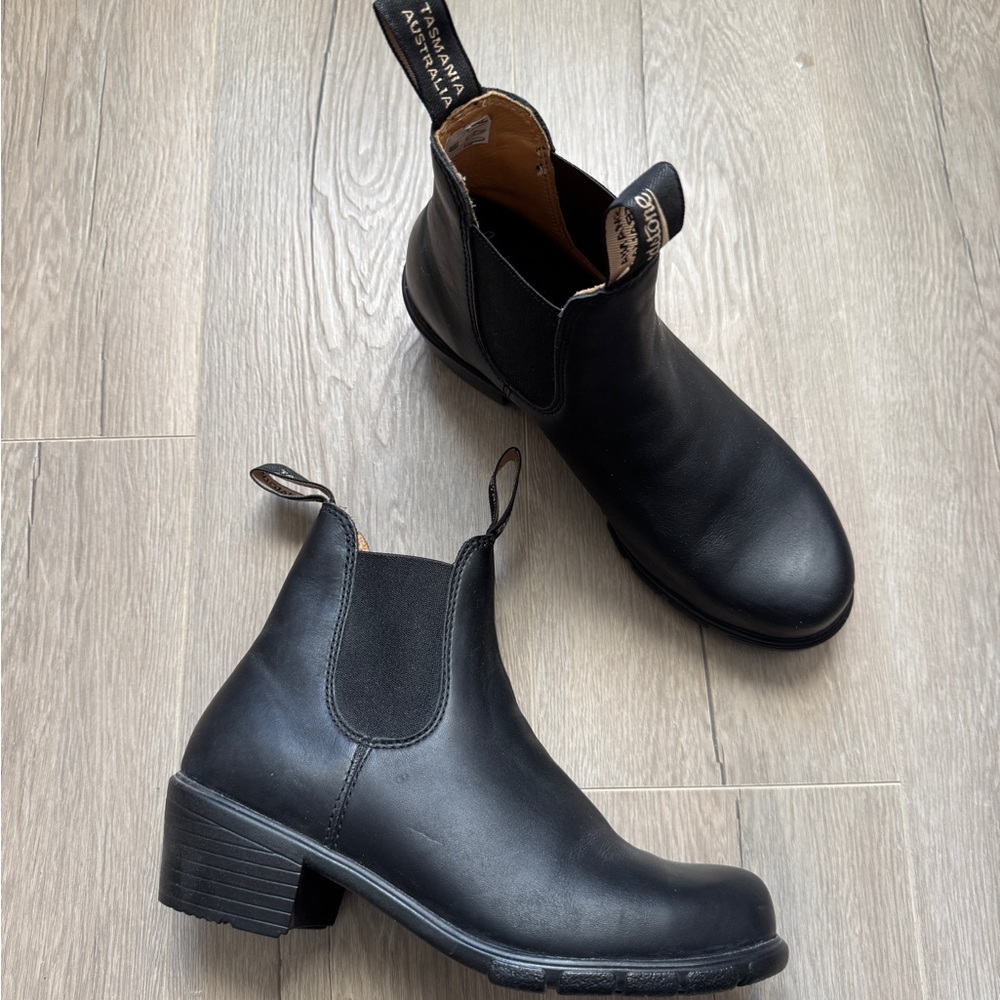 BLUNDSTONE HEELED BOOTS